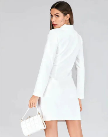 Vestido chaqueta de traje abotonado