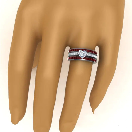 Anillo de Tres Capas en Forma de Corazón de Rubí