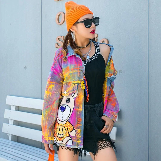 vibrante y estilosa Chaqueta Estampada con Grafiti Colorido!