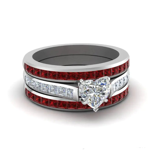 Anillo de Tres Capas en Forma de Corazón de Rubí