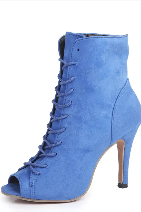 Botines elegantes con punta abierta y cordones color azul claro