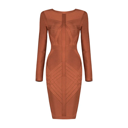 Vestido ajustado de manga larga con cuello redondo