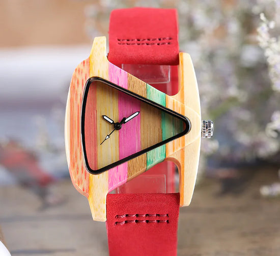 Reloj de Madera - Diseño Triangular Colorido
