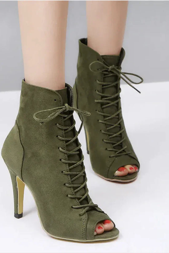 Botines elegantes con punta abierta y cordones color verde