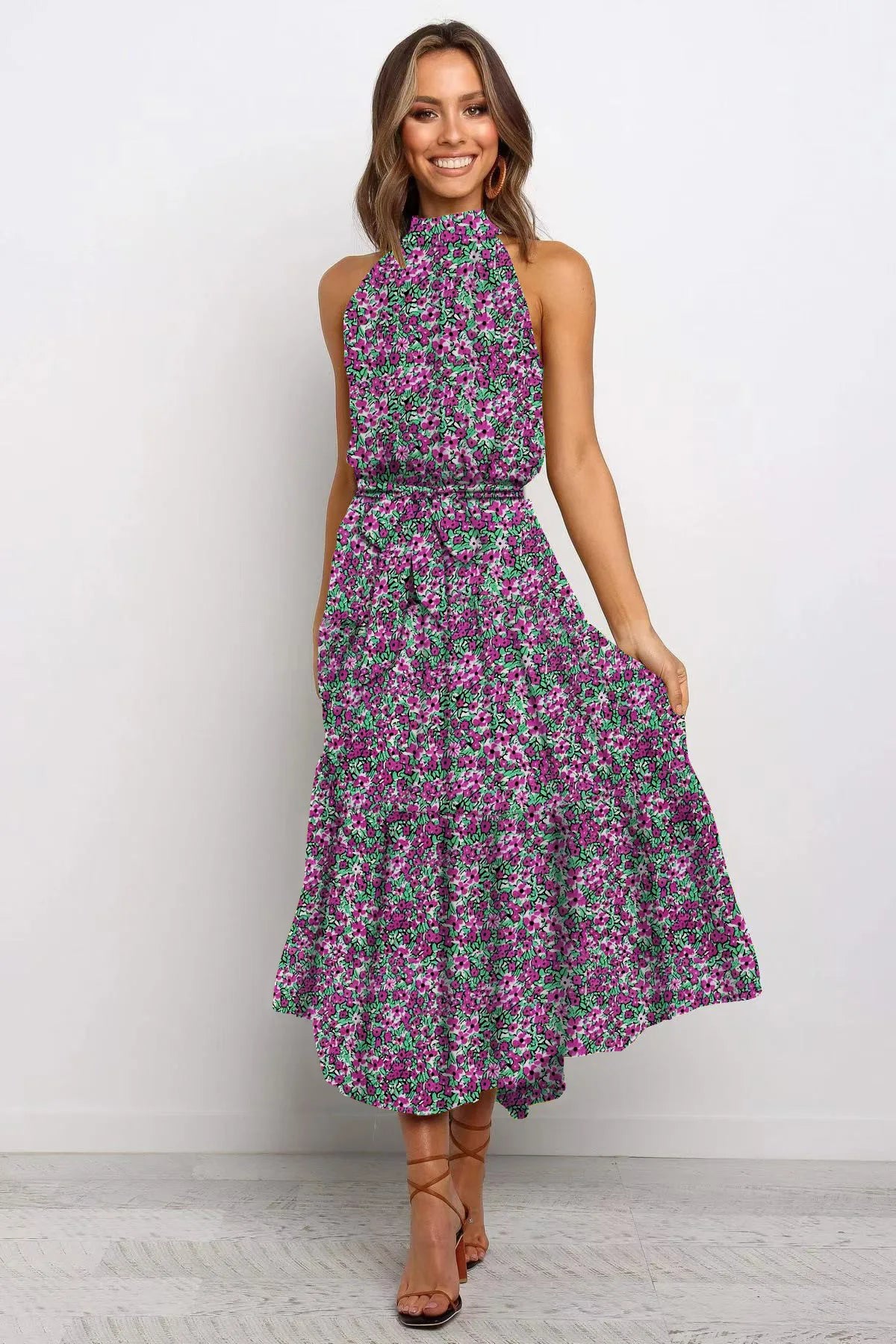 Vestido cuello halter, sin mangas, estampado de lunares, con cordones