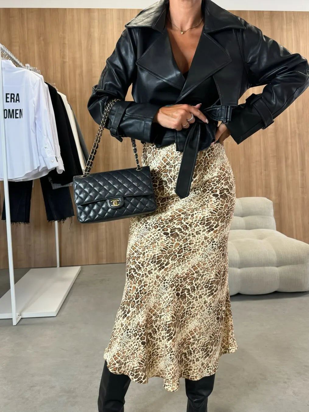 Falda de mujer estampada de talle alto y corte ajustado de moda