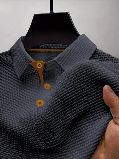 Polo manga corta con solapa de seda helada para hombre.