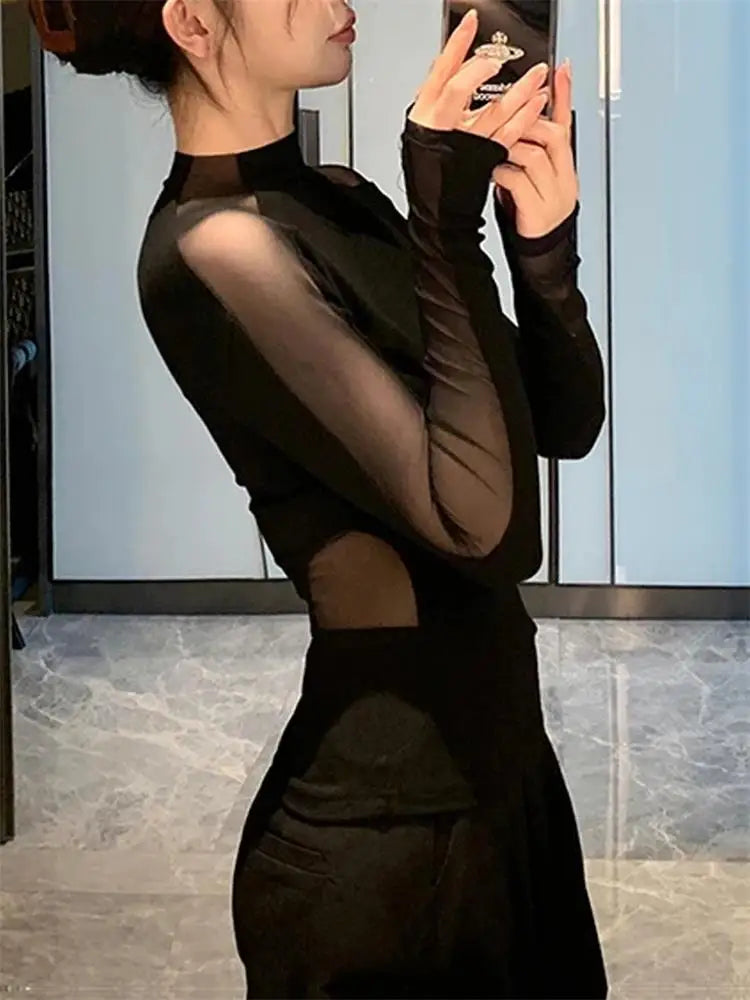 Top negro sexy de malla hueca con parches para mujer