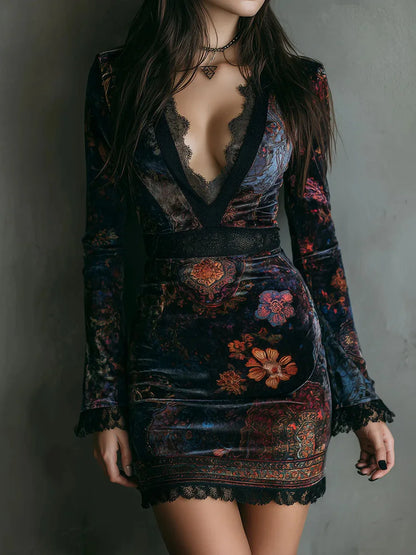 Vestido mini ajustado de terciopelo con estampado floral de encaje y retazos