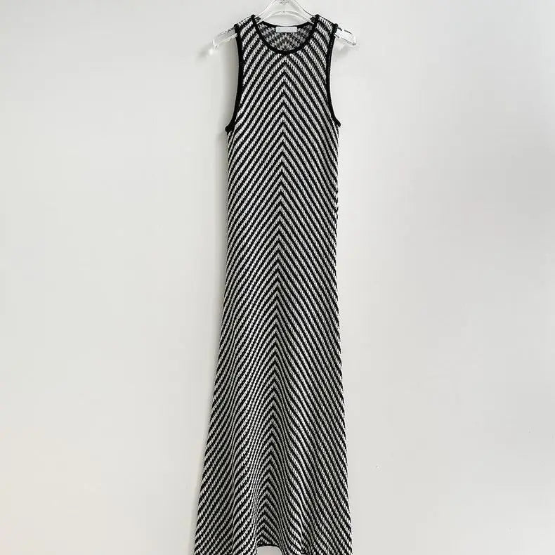 Vestido "Spring Breeze" – Fluidez &amp; Estilo Minimalista