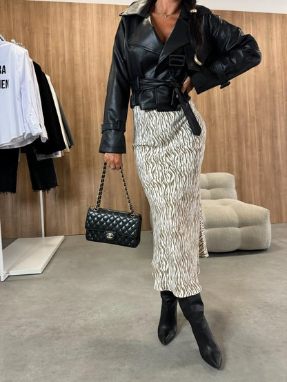 Falda de mujer estampada de talle alto y corte ajustado de moda
