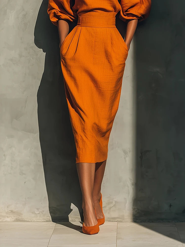 Vestido elegante de fiesta liso a la moda, plisado, cruzado en la cadera.