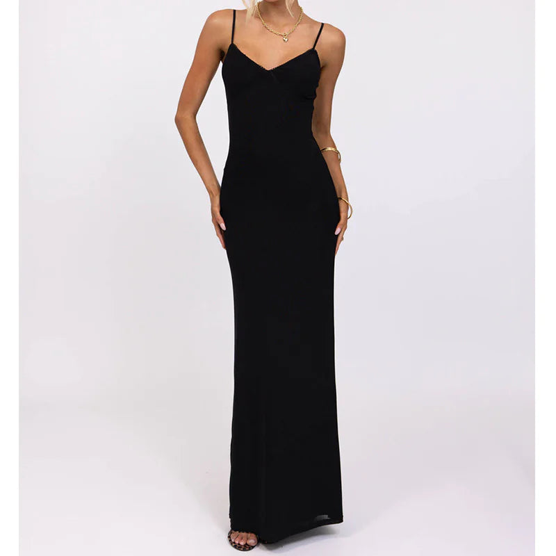 Vestido sofisticado sin mangas con tirantes