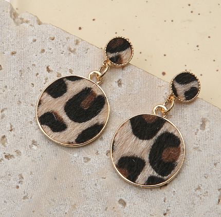 Aretes de Cuero de Doble Cara con Estampado de Leopardo y Forma de Gota