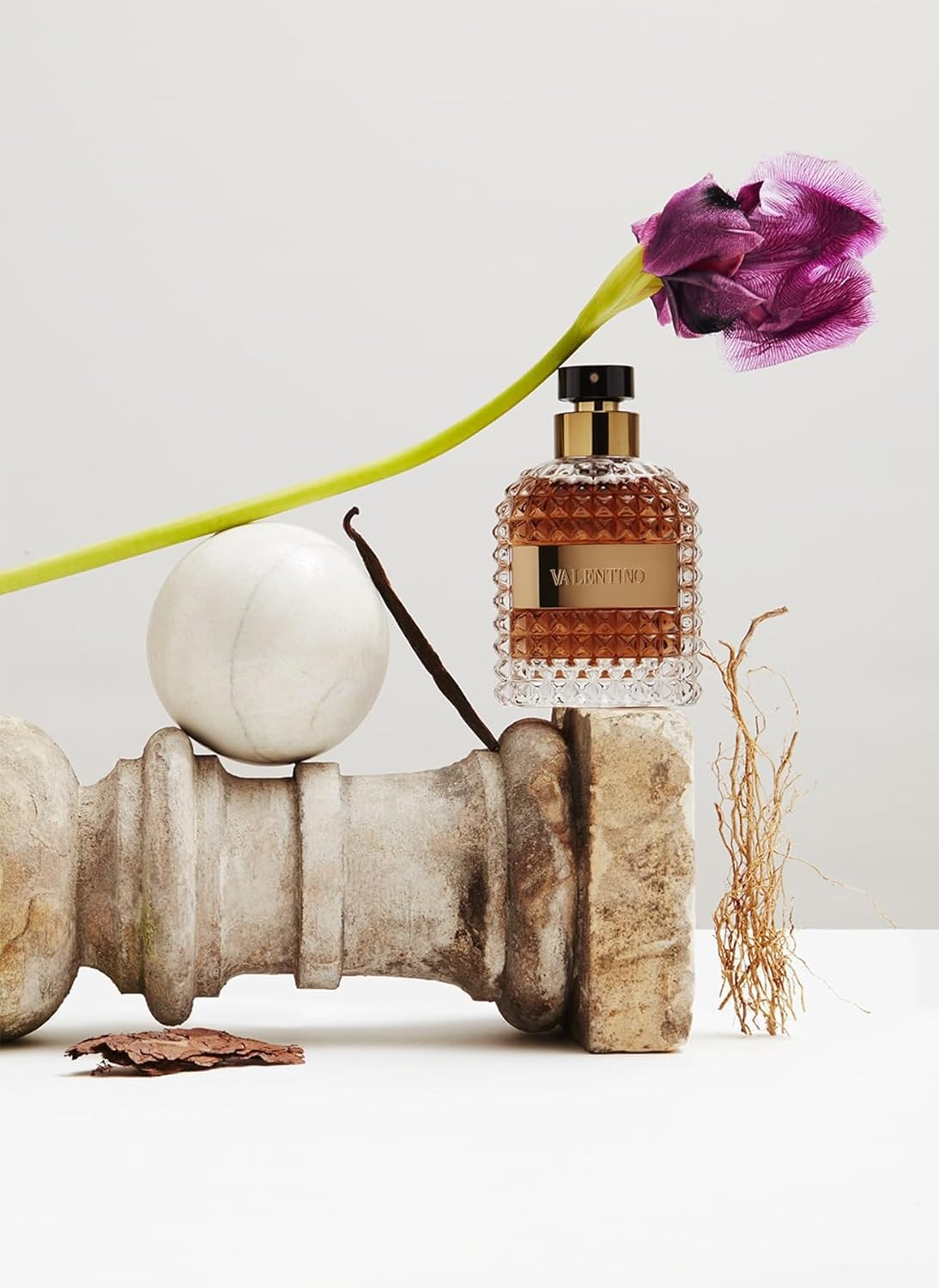 Valentino Uomo Eau De Toilette Spray para Hombres 1.7 Onzas