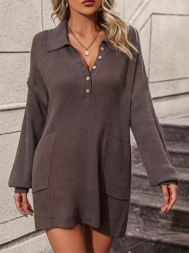 Vestido de Punto con Cuello Polo y Botones en Color Sólido